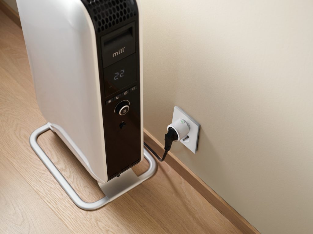 MILLSMARTPLUG_styling_oil_ean_7090019824875